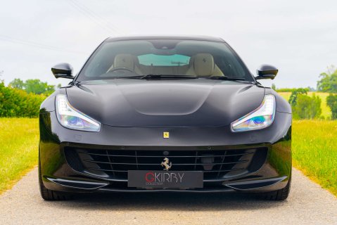 Ferrari GTC4 Lusso T 23