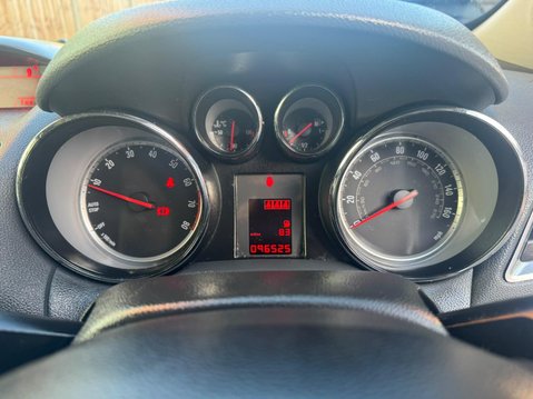 Vauxhall Mokka 1.6 SE 2WD Euro 5 (s/s) 5dr 27