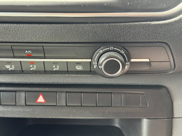 Peugeot Expert XLWB L3H1 Low Roof Professional Premium 2900 Air Con EURO 6 31