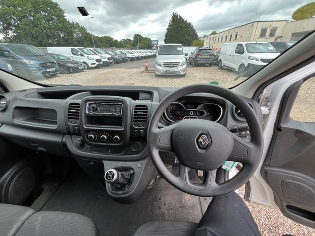 Renault Trafic LWB L2H1 Low Roof Business LL30 Air Con Sensors EURO 6 NO VAT 40