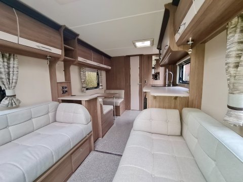 Coachman VIP 520 12