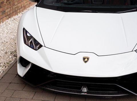 Lamborghini Huracan Spyder LP640-4 Performante 22