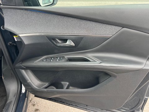 Peugeot 3008 1.2 PureTech Allure EAT Euro 6 (s/s) 5dr 29
