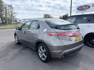 Honda Civic 1.8 ES I-VTEC 8