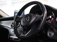 Mercedes-Benz GLA GLA 180 URBAN EDITION 12