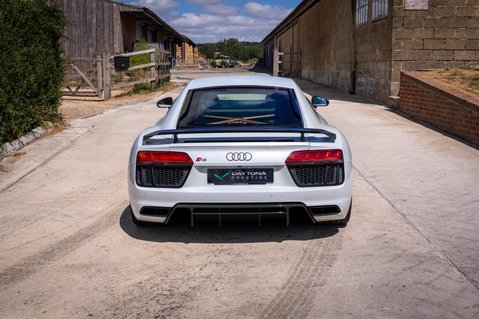 Audi R8 5.2 FSI V10 Plus S Tronic quattro Euro 6 (s/s) 2dr 4