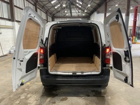 Peugeot Partner BLUEHDI PROFESSIONAL PREMIUM PLUS L1 7