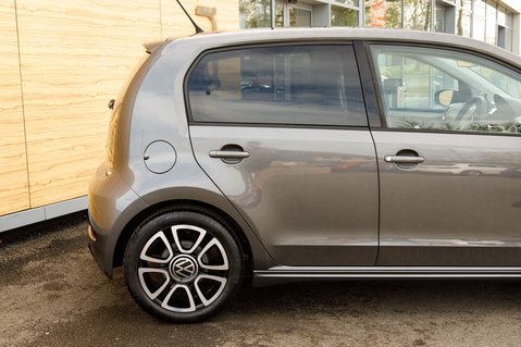 Volkswagen Up R-LINE 7