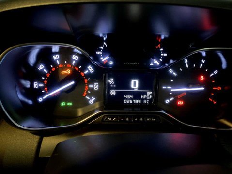 Citroen C3 Aircross 1.2 PureTech Shine SUV 5dr Petrol Manual Euro 6 (s/s) (110 ps) Air Con - Al 13