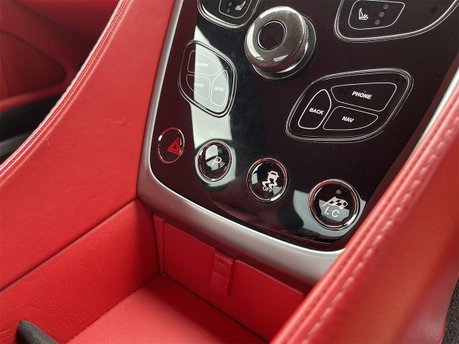 Aston Martin Vanquish V12 64