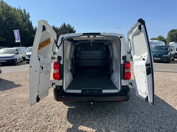 Vauxhall Vivaro AUTO LWB [SOLD SM] L2H1 Low Roof 3100 Dynamic Air Con SELECT 8