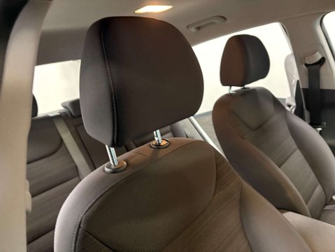 Hyundai IONIQ 1.6 IONIQ Premium FHEV Semi-Auto 5dr 14