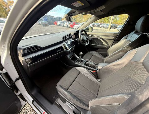 Audi Q3 1.5 TFSI CoD 35 Black Edition Sportback 5dr Petrol Manual Euro 6 (s/s) (150 14