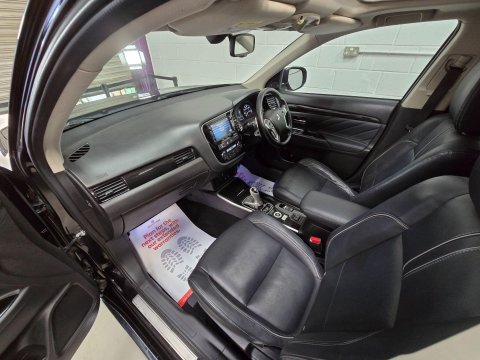 Mitsubishi Outlander 2.0h 12kWh 4h CVT 4WD Euro 6 (s/s) 5dr 43
