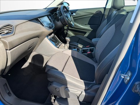 Vauxhall Grandland X 1.2 Turbo SRi Nav 2