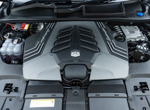 Lamborghini Urus 42