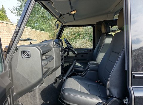 Land Rover Defender T40 21