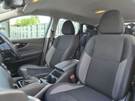 Nissan Qashqai 1.3 DIG-T Acenta Premium SUV 5dr Petrol DCT Auto Euro 6 (s/s) (160 ps) 32