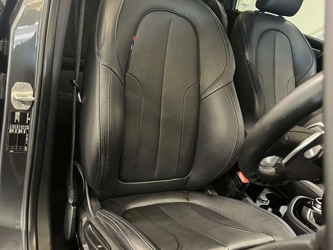BMW 2 Series 2.0 220i M Sport Auto 5dr 9
