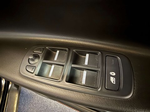 Jaguar XE 2.0 XE Prestige Auto 4dr 17