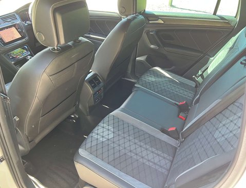 Volkswagen Tiguan 1.5 Tiguan R-Line TSi Semi-Auto 5dr 45