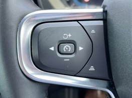 Volvo XC40 2.0 XC40 + B4 MHEV Auto 5dr 47