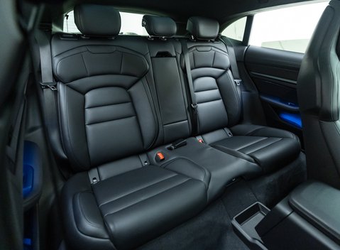 Porsche Taycan Turbo S Sport Turismo 14