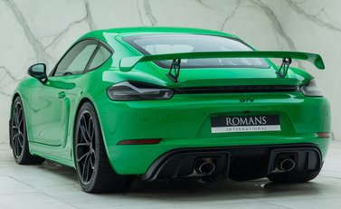 Porsche Cayman GT4 (718) 10
