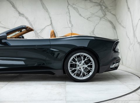 Aston Martin Vanquish Volante 39