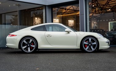 Porsche 911 50TH ANNIVERSARY EDITION 3