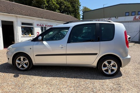 Skoda Roomster SE PLUS.7 SERVICES..IDEAL FOR DOGS, WHEELCHAIR.SUNROOF 15