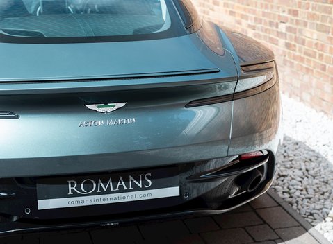 Aston Martin DB11 V8 21