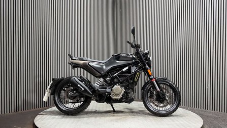 Husqvarna Svartpilen 125 2022 ONLY 6K MODERN CLASSIC FEEL 15BHP MOT OCTOBER 2027