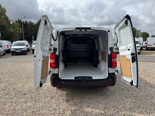 Toyota Proace MWB L2H1 (SOLD KH) Low Roof 3100 Air Con Sensors EURO 6 8
