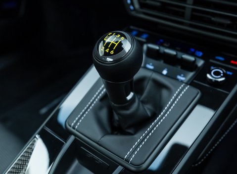 Porsche 911 GT3 Touring (992) 22