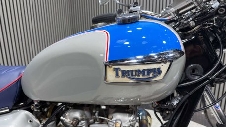 Triumph Bonneville JUBILEE 1977 ONLY 8K STUNNING CLASSIC BIKE NEW MOT 25