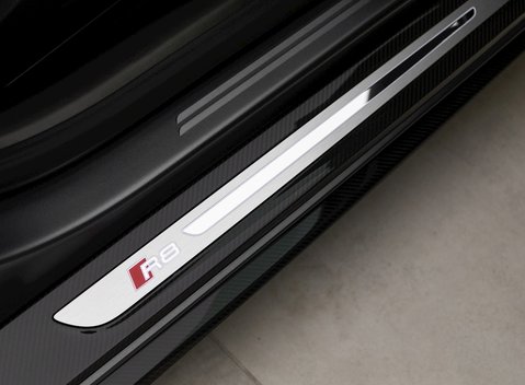 Audi R8 V10 Performance Carbon Black 13