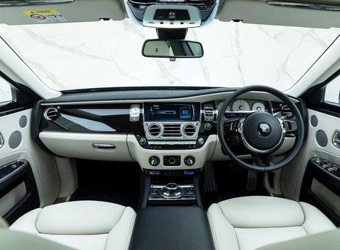 Rolls-Royce Ghost Series II 18