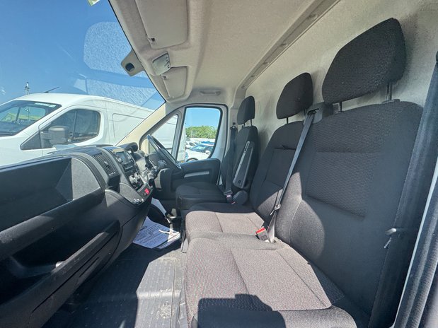 Citroen Relay MWB L2H2 Medium Roof Enterprise 35 Air Con Nav EURO 6 SELECT 13
