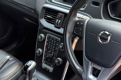 Volvo V40 T3 R-DESIGN EDITION 24