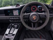 Porsche 911 Targa 4 GTS PDK 11