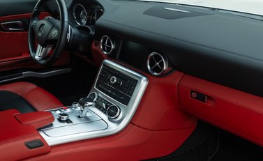 Mercedes-Benz SLS AMG 20