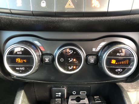 Fiat Tipo LOUNGE 1.4 petrol manual 5 door hatchback 43,000 miles, Good specification 24
