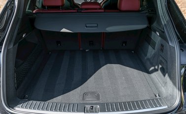 Porsche Cayenne Turbo 29