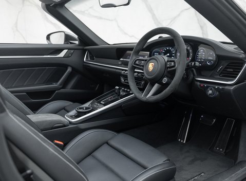 Porsche 911 Turbo S Cabriolet (992) 19