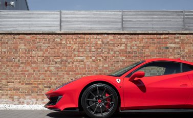 Ferrari 488 Pista 32
