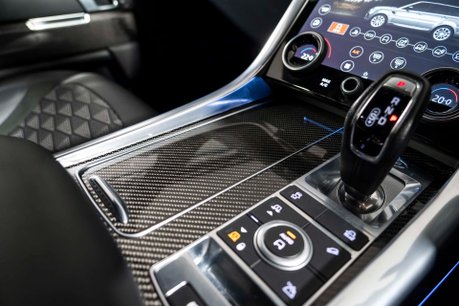Land Rover Range Rover Sport SVR CARBON EDITION. DEPLOYABLE SIDE STEPS. MATRIX LEDs. CARBON FIBRE ENGINE BAY 30