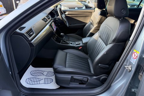 Skoda Superb SE L TSI DSG - FULL SKODA SERVICE HISTORY 3