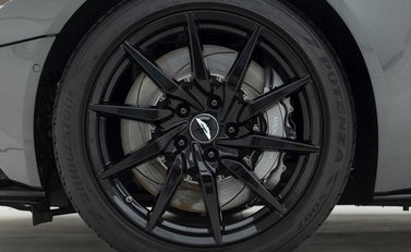 Aston Martin DB11 V8 Shadow Edition 8