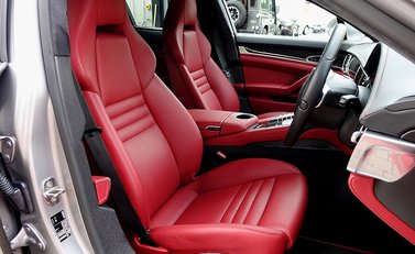 Porsche Panamera Turbo S 13